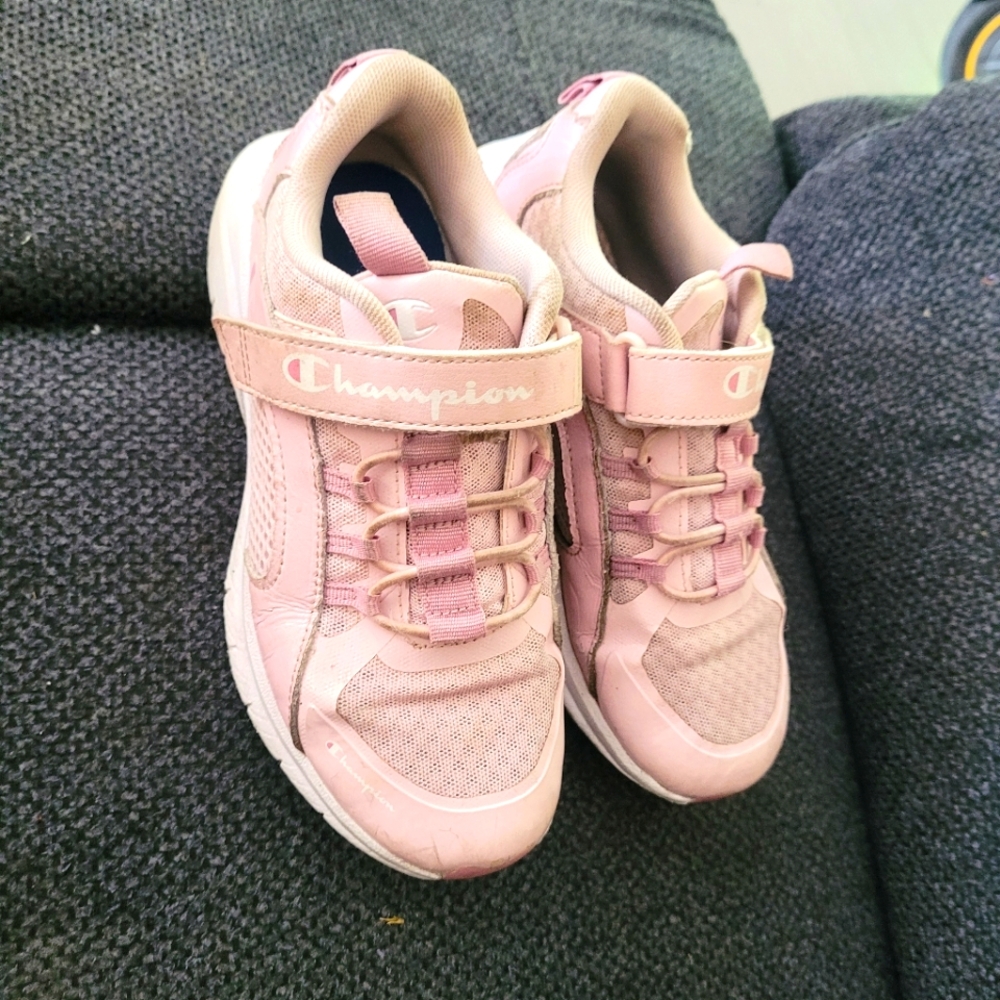 Girls shoes